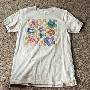 Graphic t shirt, size medium